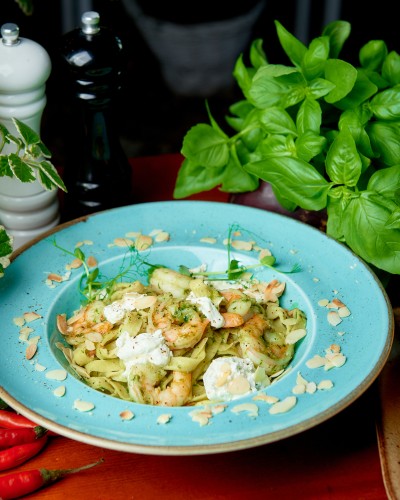 Fettuccine pesto e gamberi.jpg