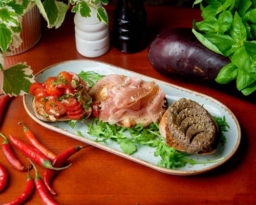 Bruschetta Italiana.jpg